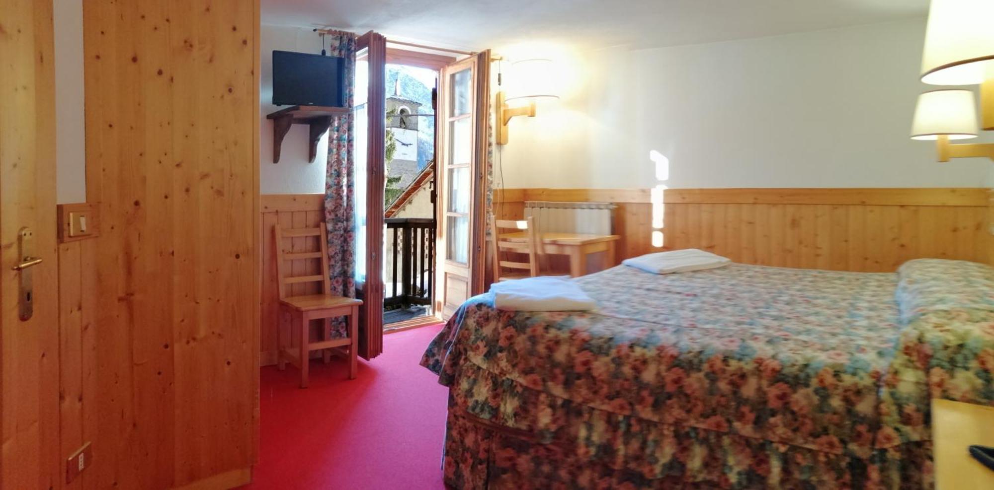 Hotel Locanda Grauson Когне Екстериор снимка