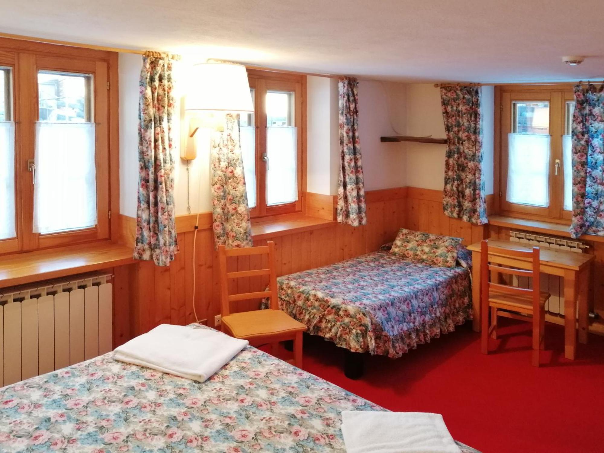Hotel Locanda Grauson Когне Екстериор снимка